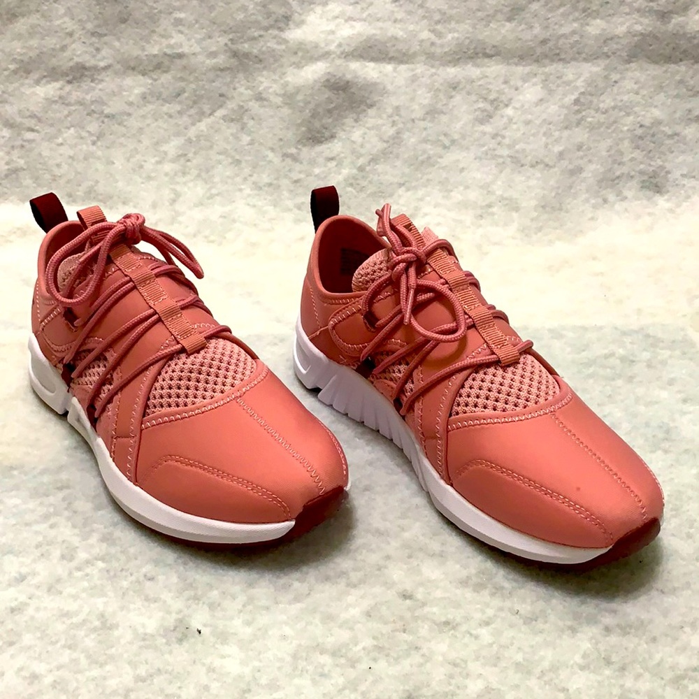 New Fabletics Brookstone Performance Sneaker - image 1